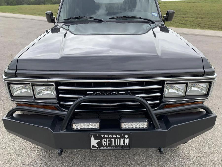Детали экстерьера Toyota Land Cruiser (FJ62) 1988 года  (фото 34 из 164)